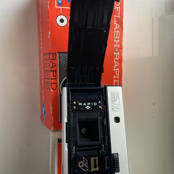 Vintage Agfa-Gevaert Isoflash-Rapid C Camera - Picture 5 of 11